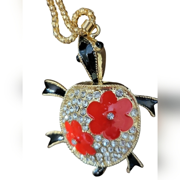 Gold Necklace with Red Floral Pendant Betsey Johnson Turtle Head And Feet Move - Picture 5 of 6